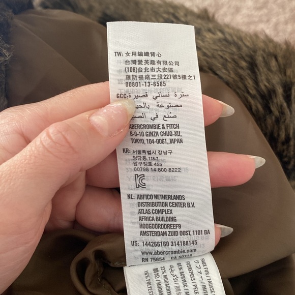 Abercrombie & Fitch Faux Fur Vest Brown Small - Picture 10 of 11